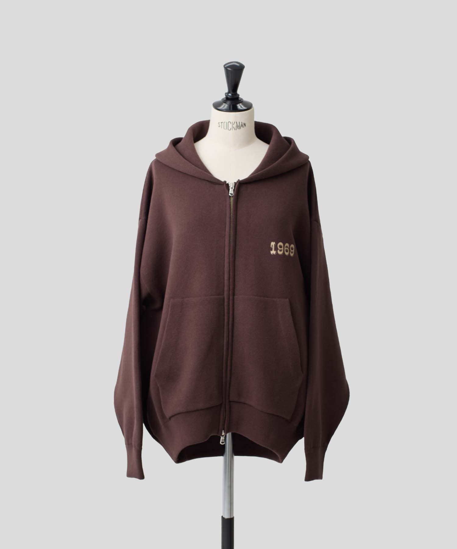 ロゴジップフーディ― 26W104 (BROWN)
