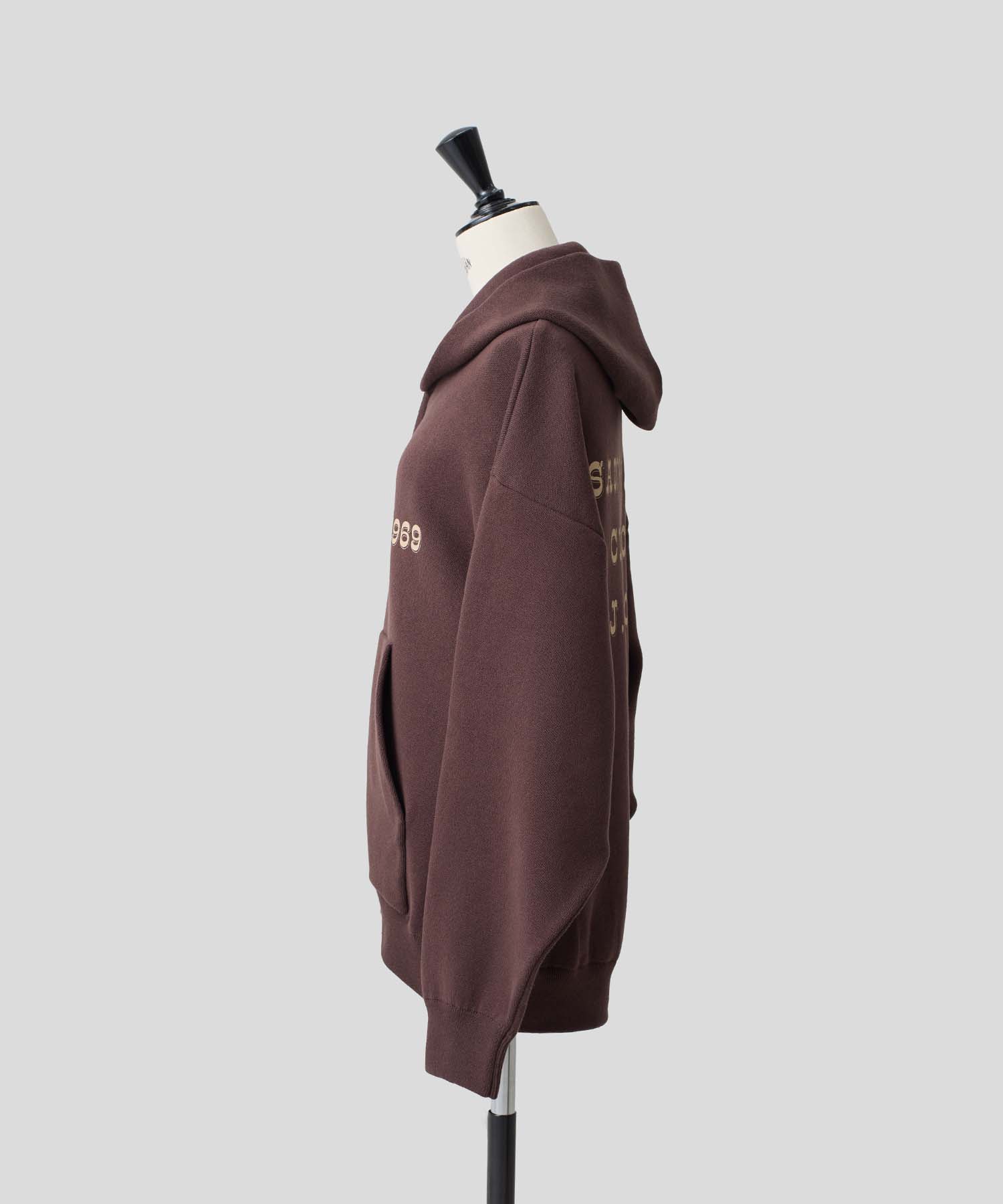 ロゴジップフーディ― 26W104 (BROWN)