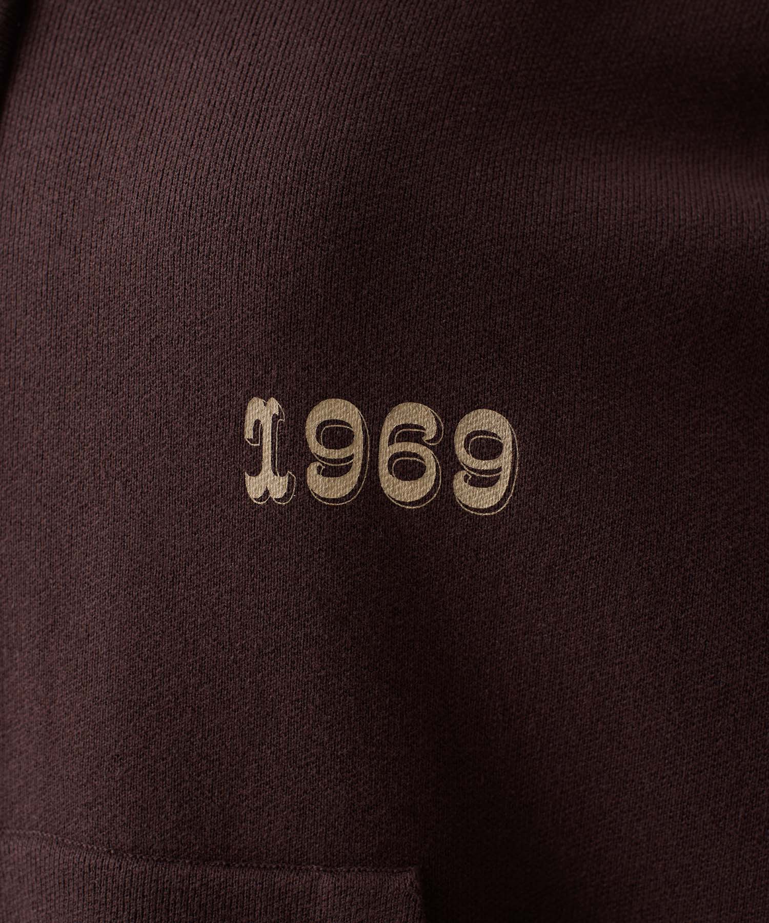 ロゴジップフーディ― 26W104 (BROWN)