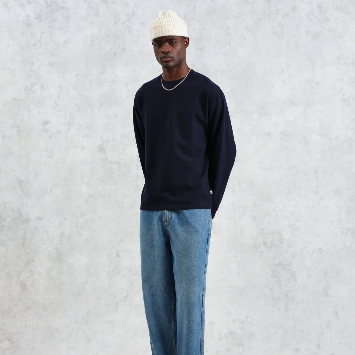 ヘイデン ロングスリーブ Tシャツ (NAVY)