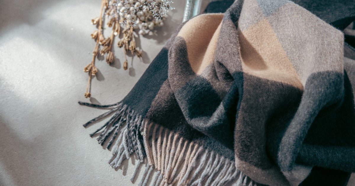 【ジョシュアエリス】贅沢にカシミヤを使用した、リバーシブルストール。 - グリニッジ オンラインストア