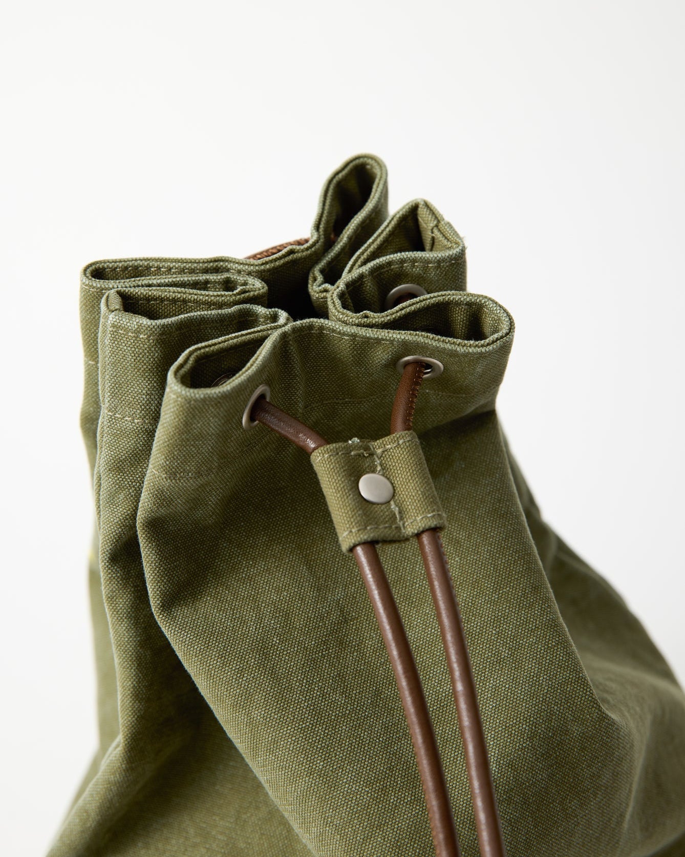 ロゴビーチバッグ 26W501 (OLIVE)