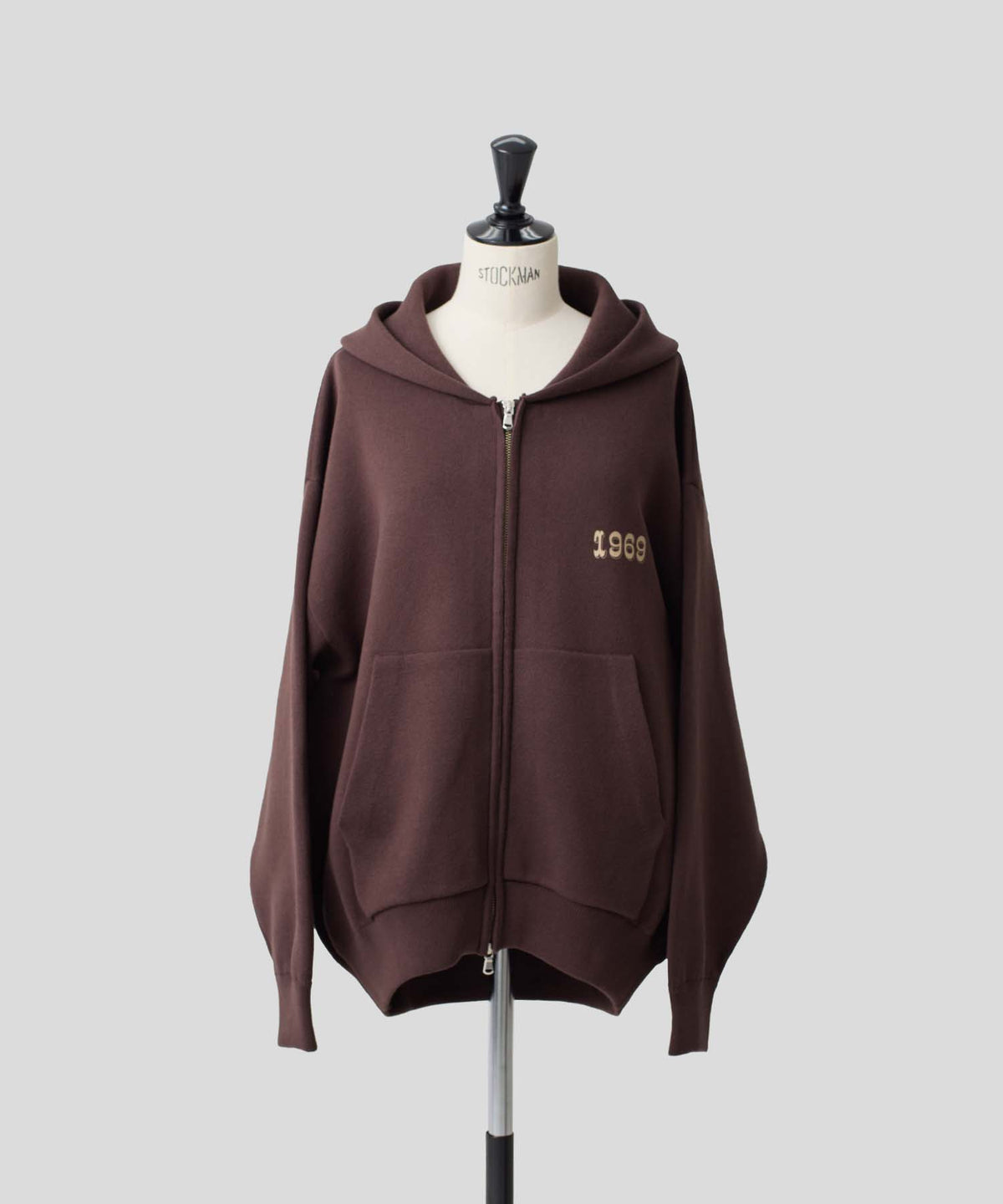 ロゴジップフーディ― 26W104 (BROWN)