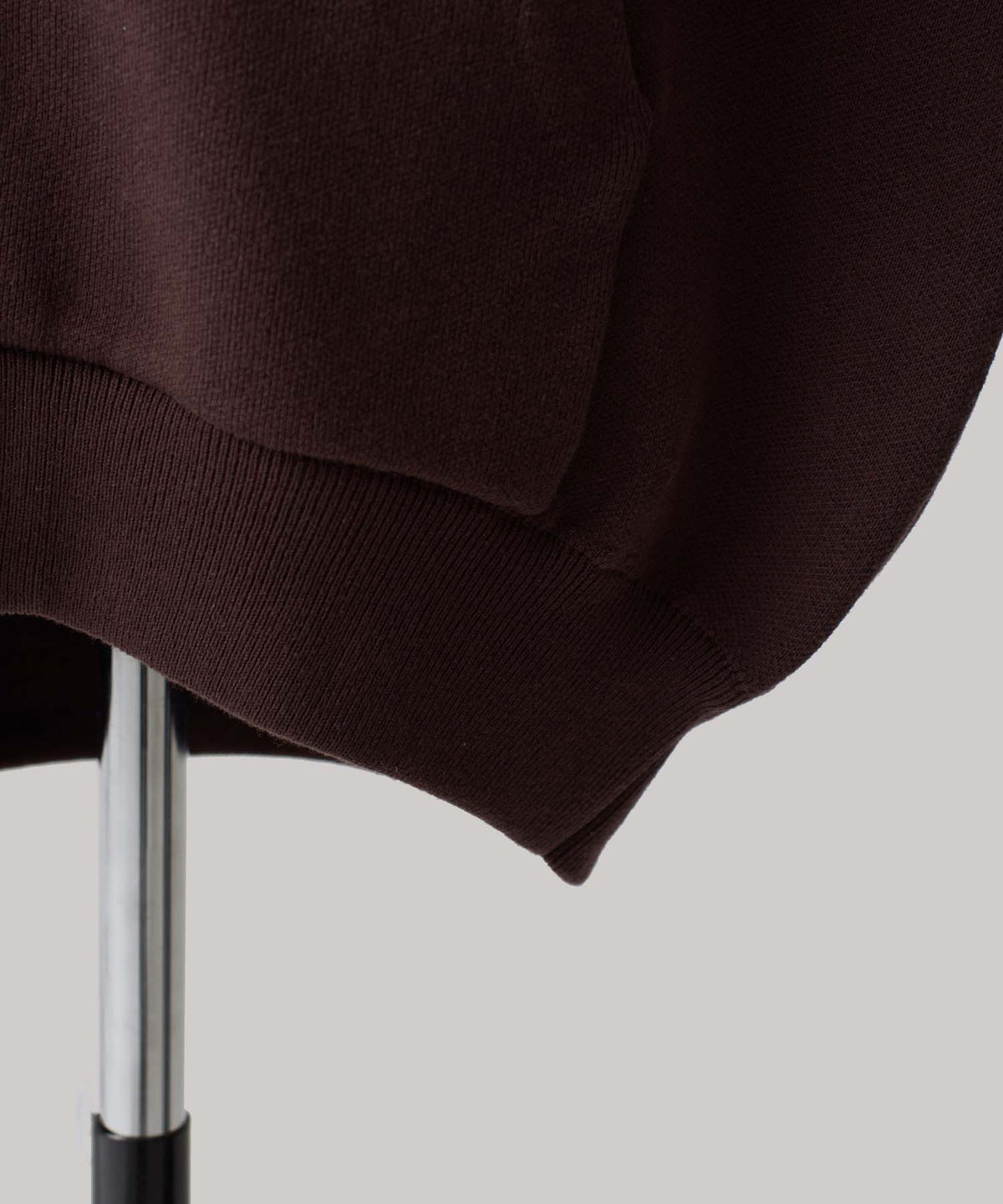 ロゴジップフーディ― 26W104 (BROWN)
