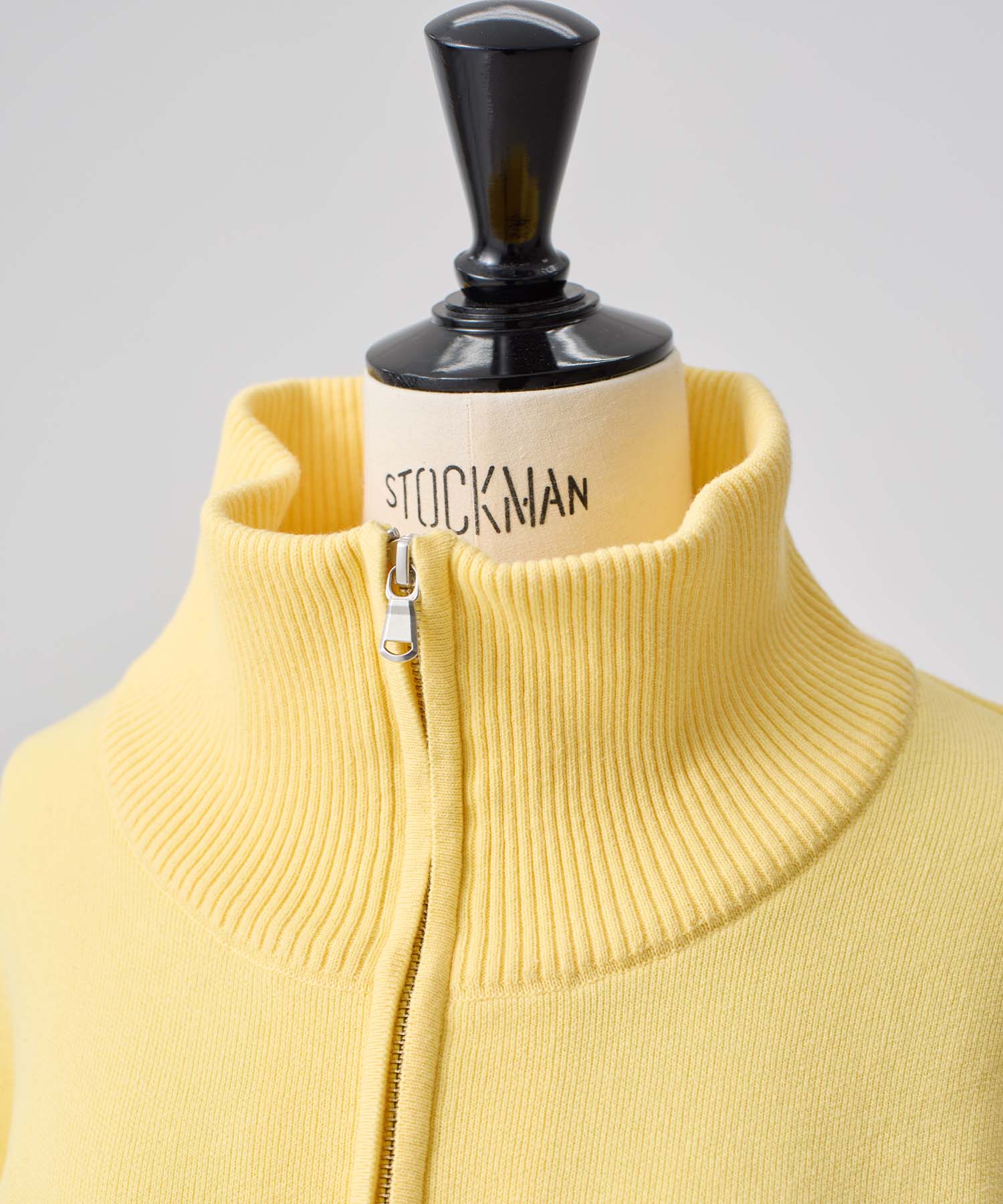 ロゴショートジップブルゾン 26W105 (LIGHT YELLOW)