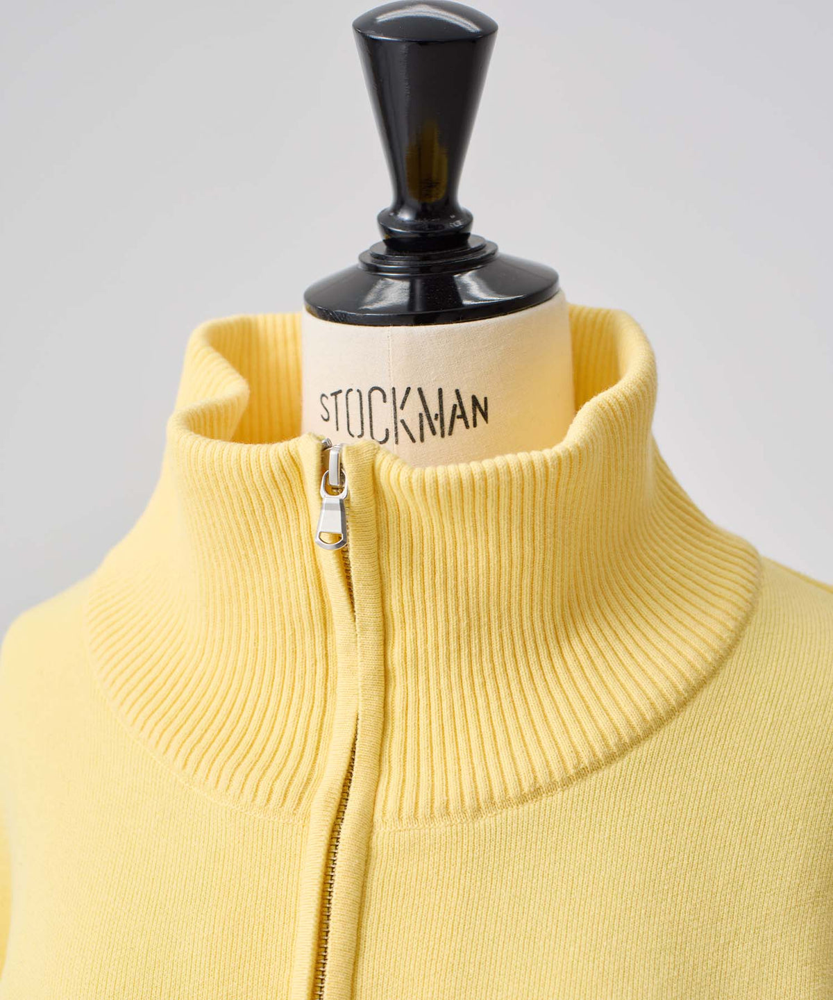 ロゴショートジップブルゾン 26W105 (LIGHT YELLOW)