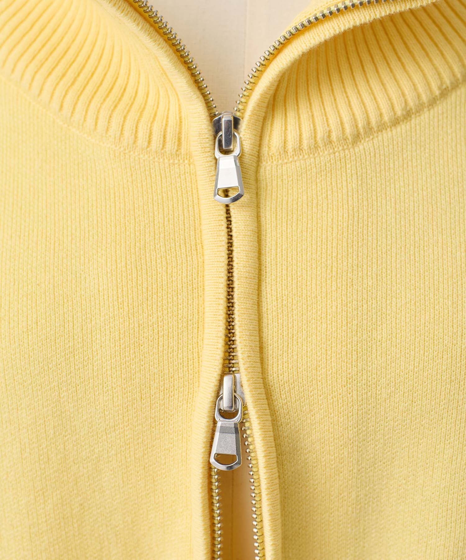 ロゴショートジップブルゾン 26W105 (LIGHT YELLOW)