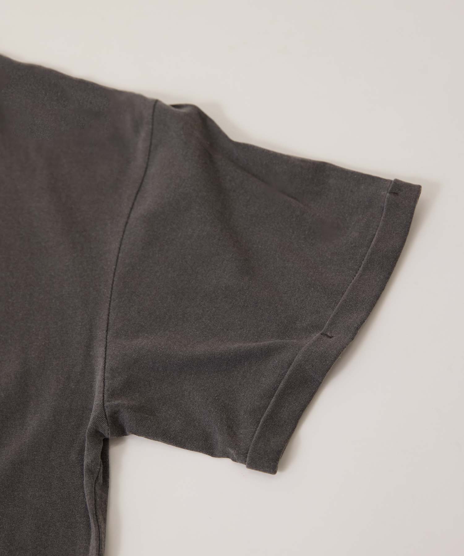 ロゴTシャツ 26W001 (CHACOAL)