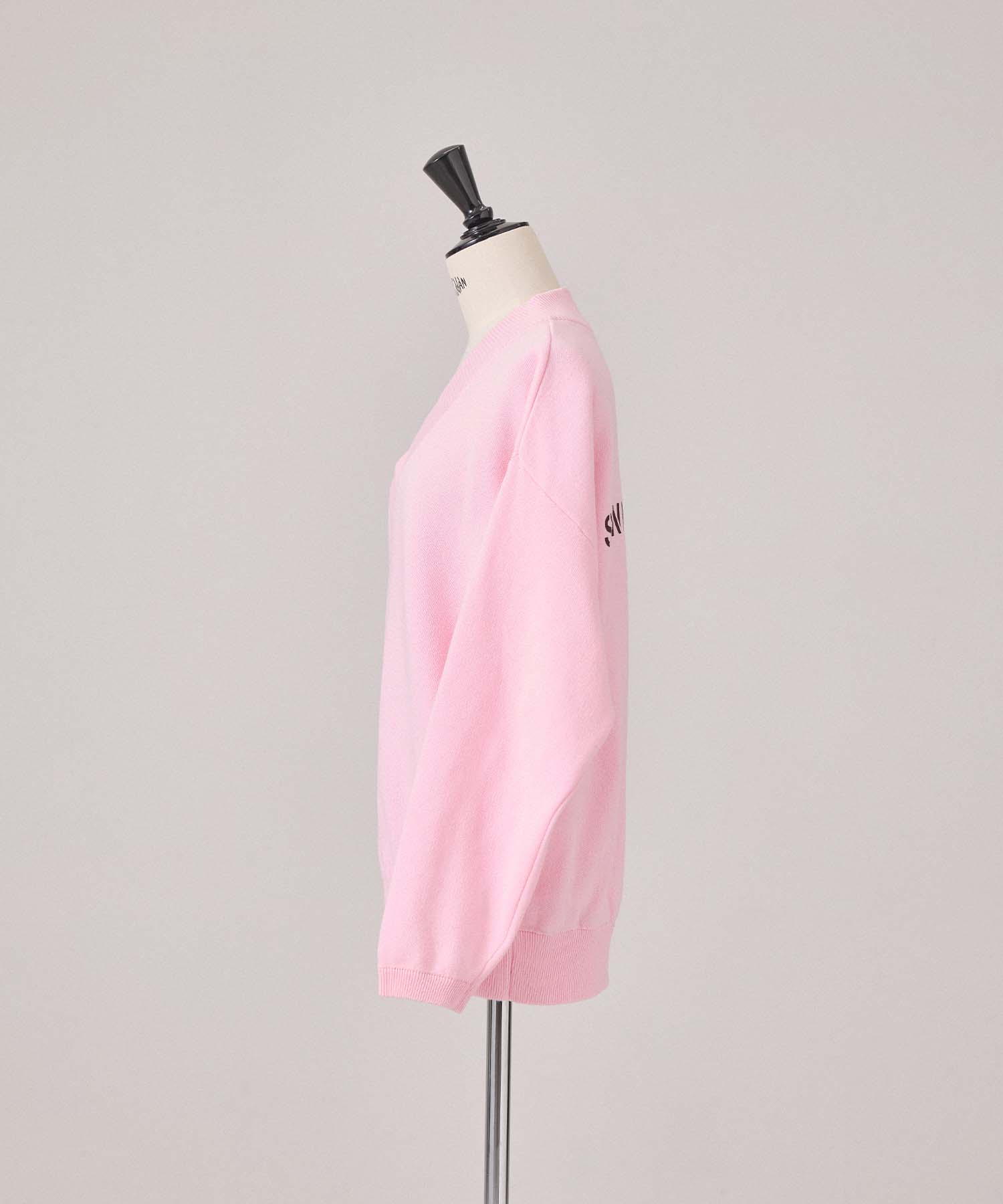 Vネックバックロゴニット 26W100 (PINK)
