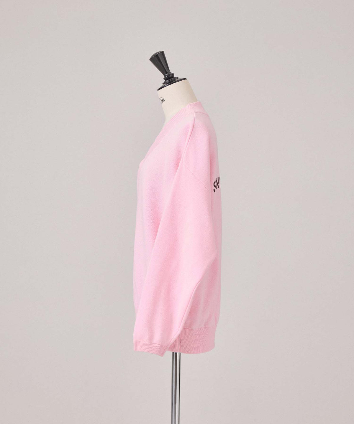 Vネックバックロゴニット 26W100 (PINK)