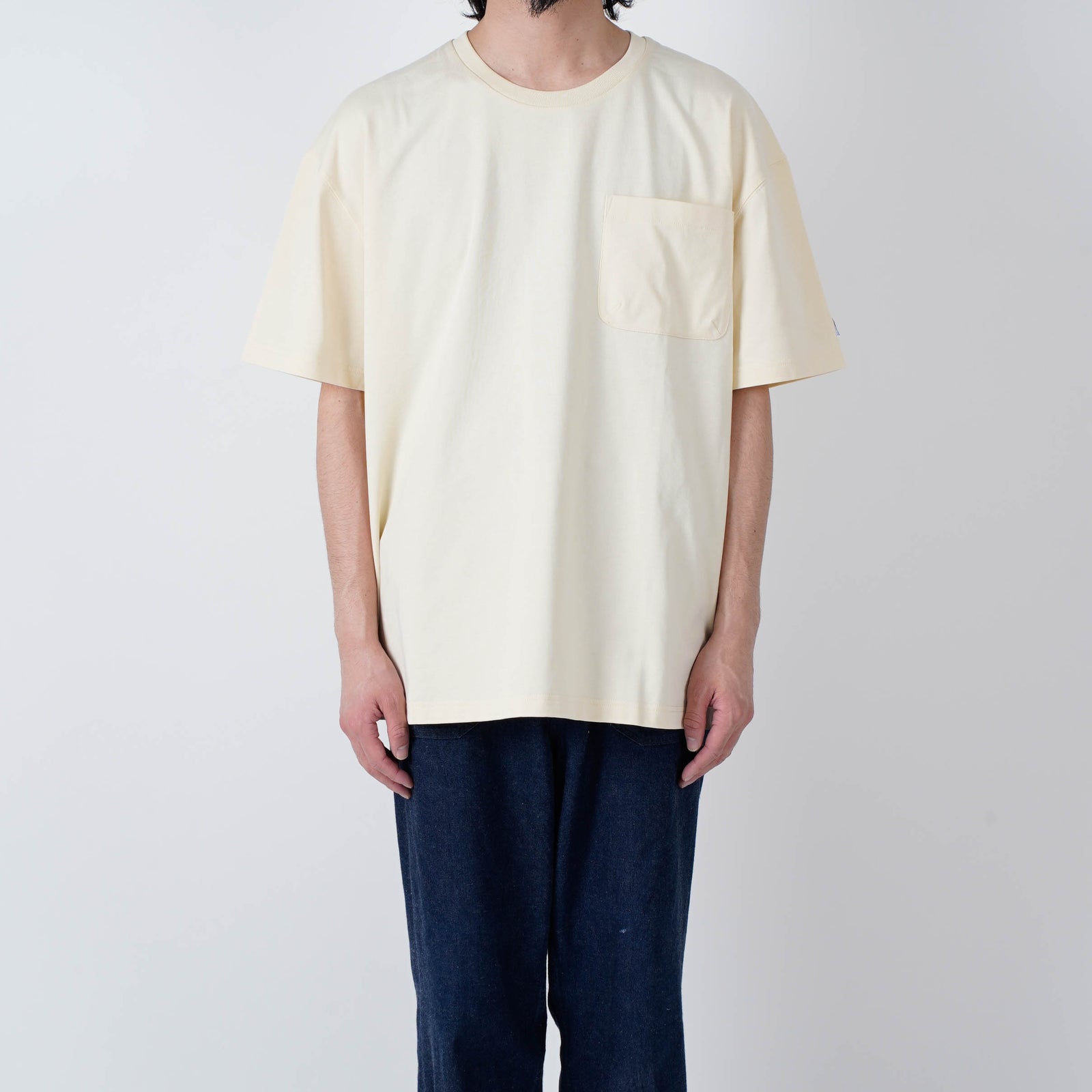 Lewis Furey Tシャツとバッジセット Lewis Furey Tシャツとバッジセット