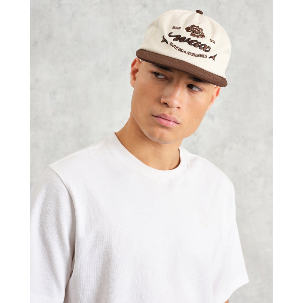 キャップ SCRIPT CREST (ECRU/BROWN) - グリニッジ オンラインストア