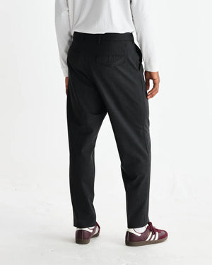 オービントラウザーズ AUBYN WOOL BLEND TWILL (CHACOAL)