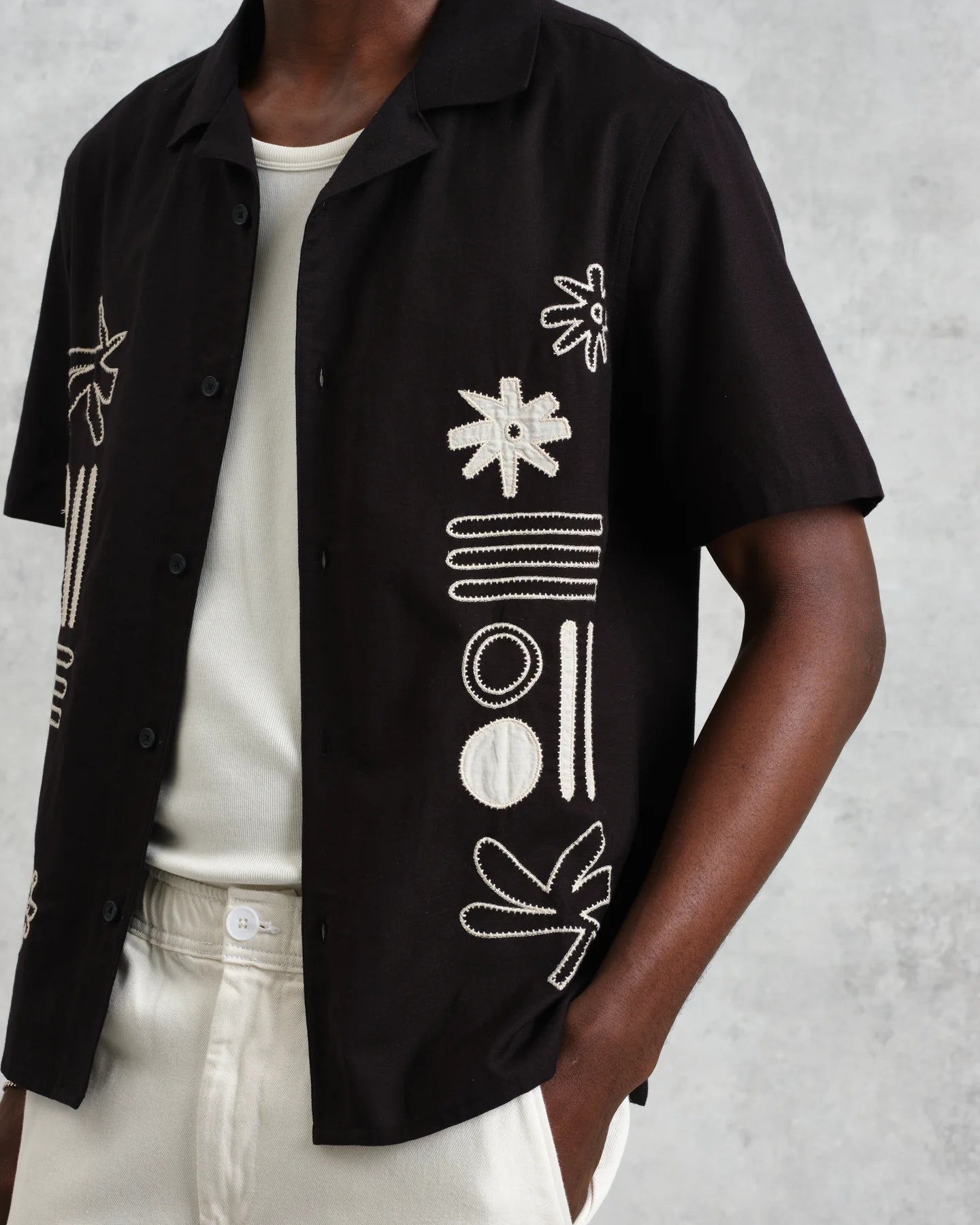 ディドコットシャツ ABSTRACT APPLIQUE (BLACK/ECRU)