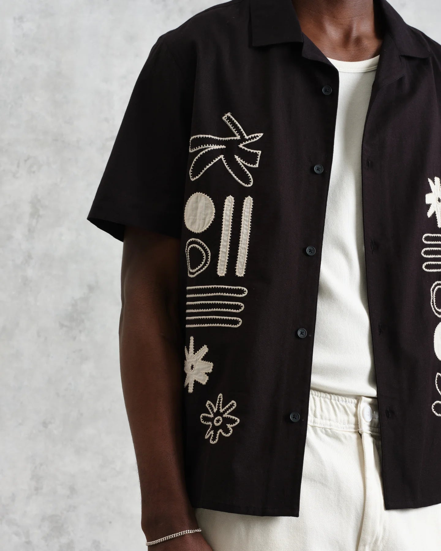 ディドコットシャツ ABSTRACT APPLIQUE (BLACK/ECRU)