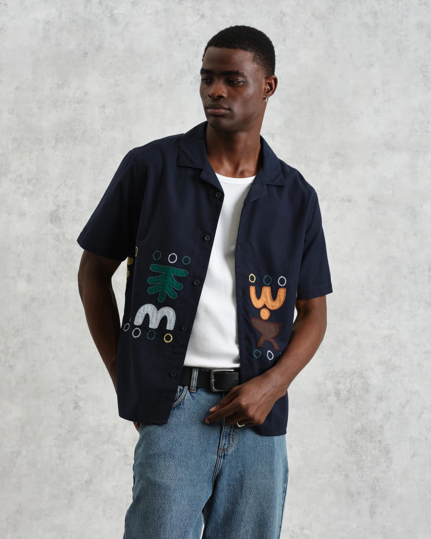 ディドコットシャツ BOLD DOODLE APPLIQUE (NAVY/MULTI)