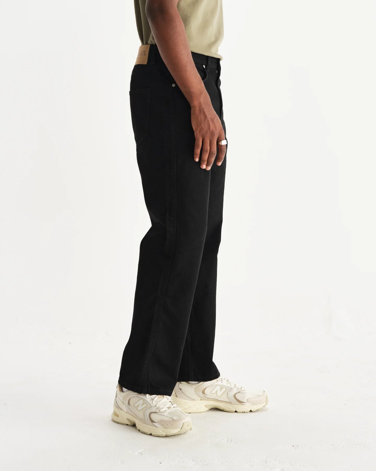 【予約】ルーズフィットデニム DENIM (BLACK)