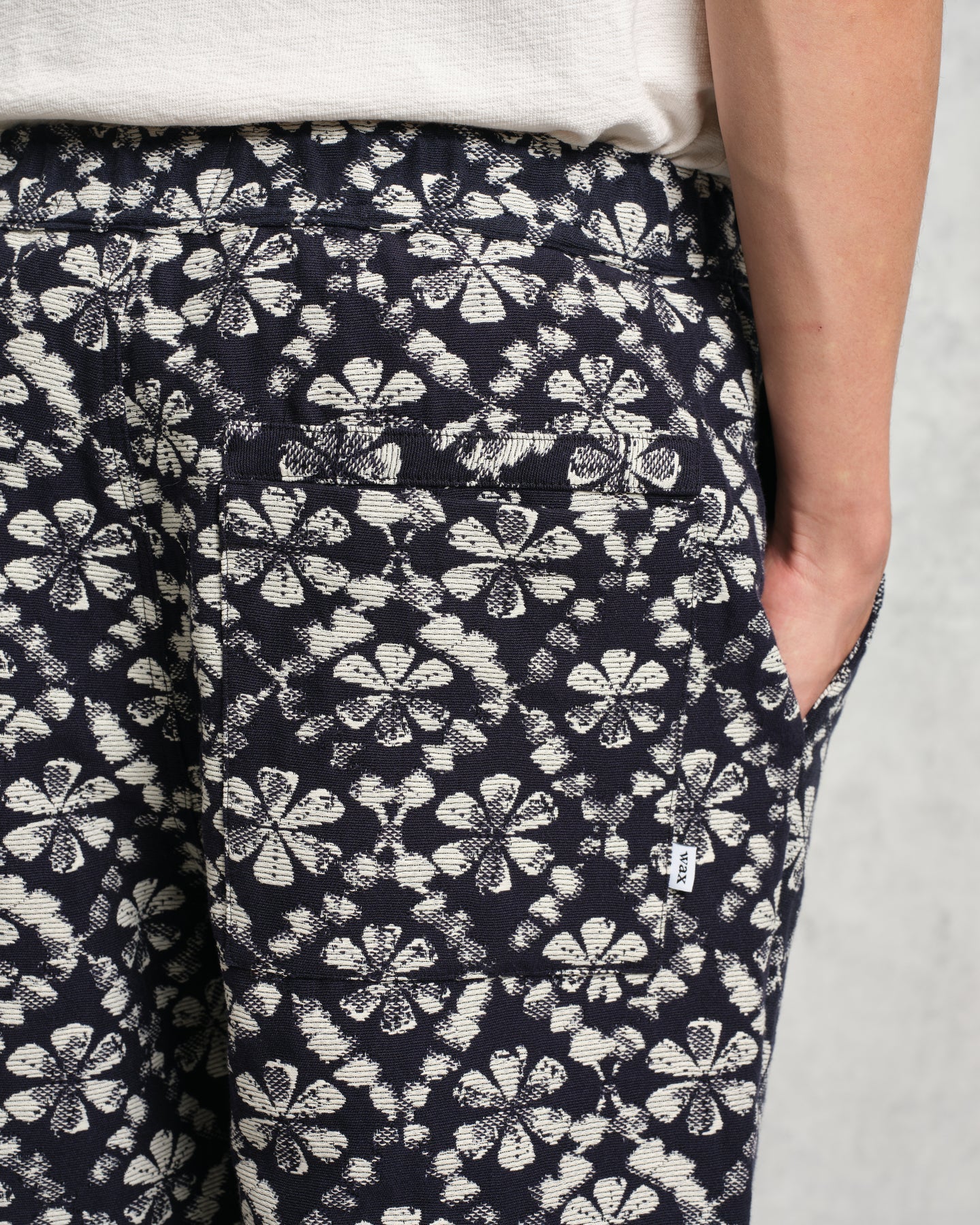 カートトラウザーズ FLOWER STAMP JCQUARD (NAVY/ECRU)