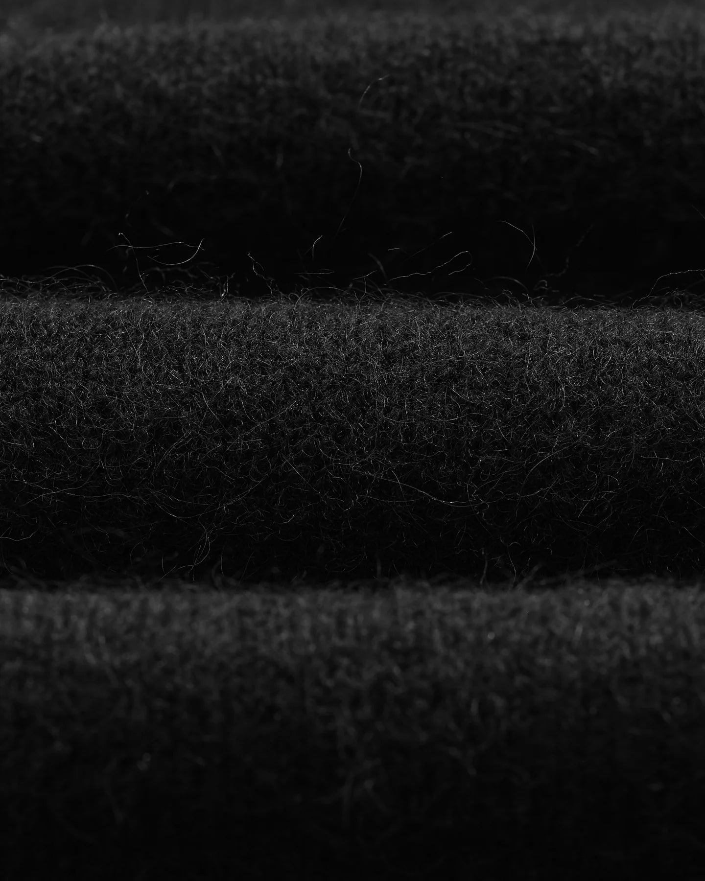 【予約】ワイルドクルー FLUFFY WOOL BLEND (BLACK)