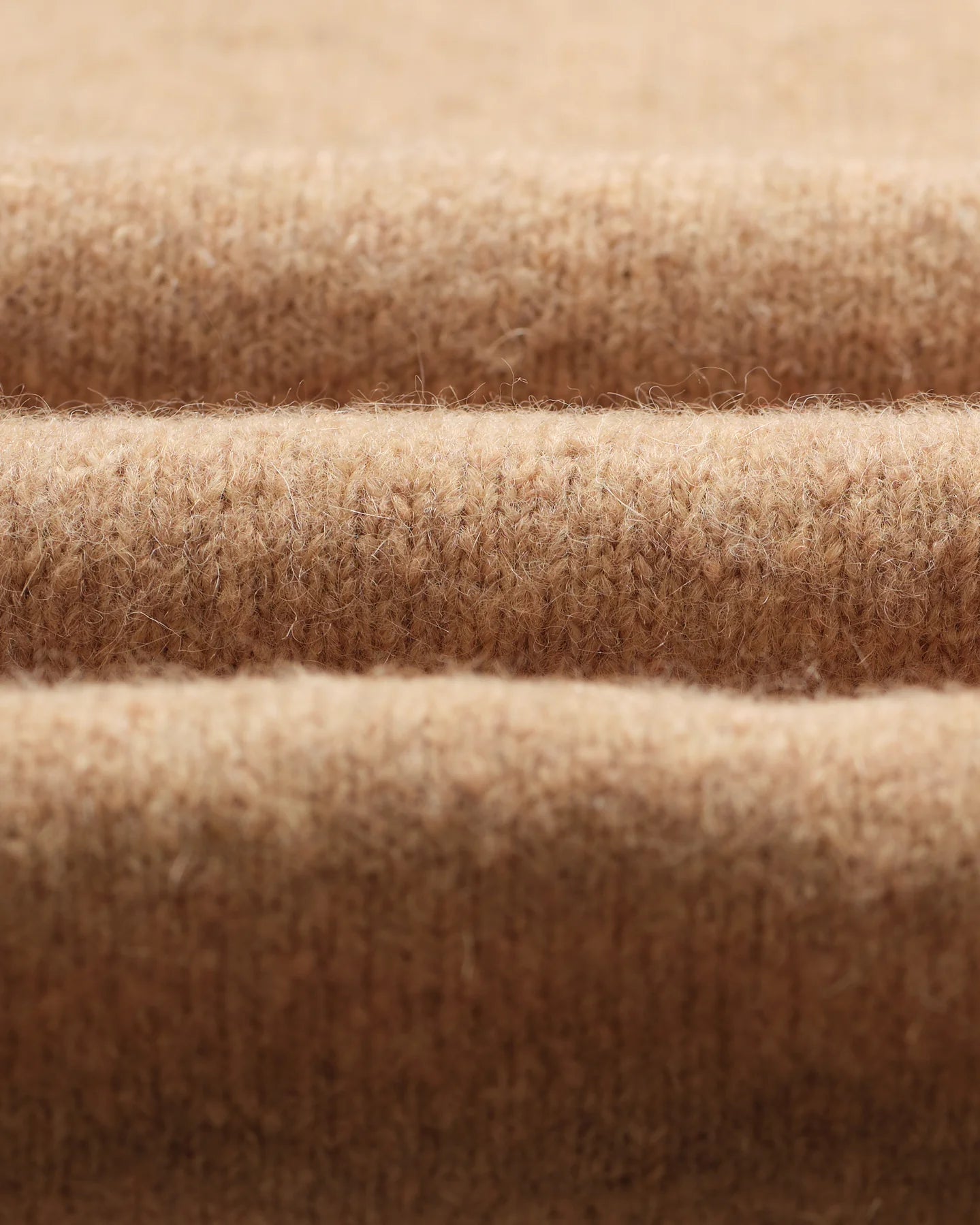 ワイルドクルー FLUFFY WOOL BLEND (CAMEL) - グリニッジ オンラインストア