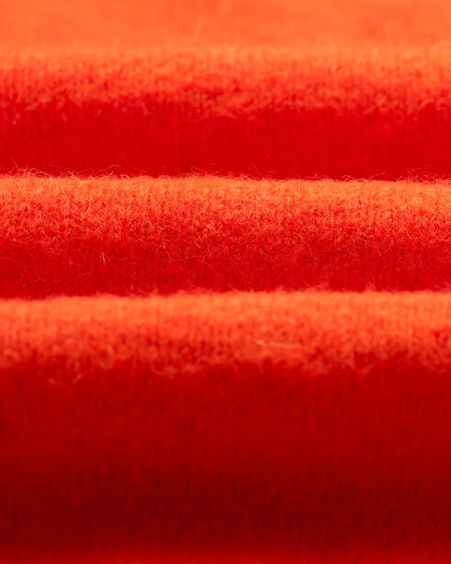 ワイルドクルー FLUFFY WOOL BLEND (ORANGE)