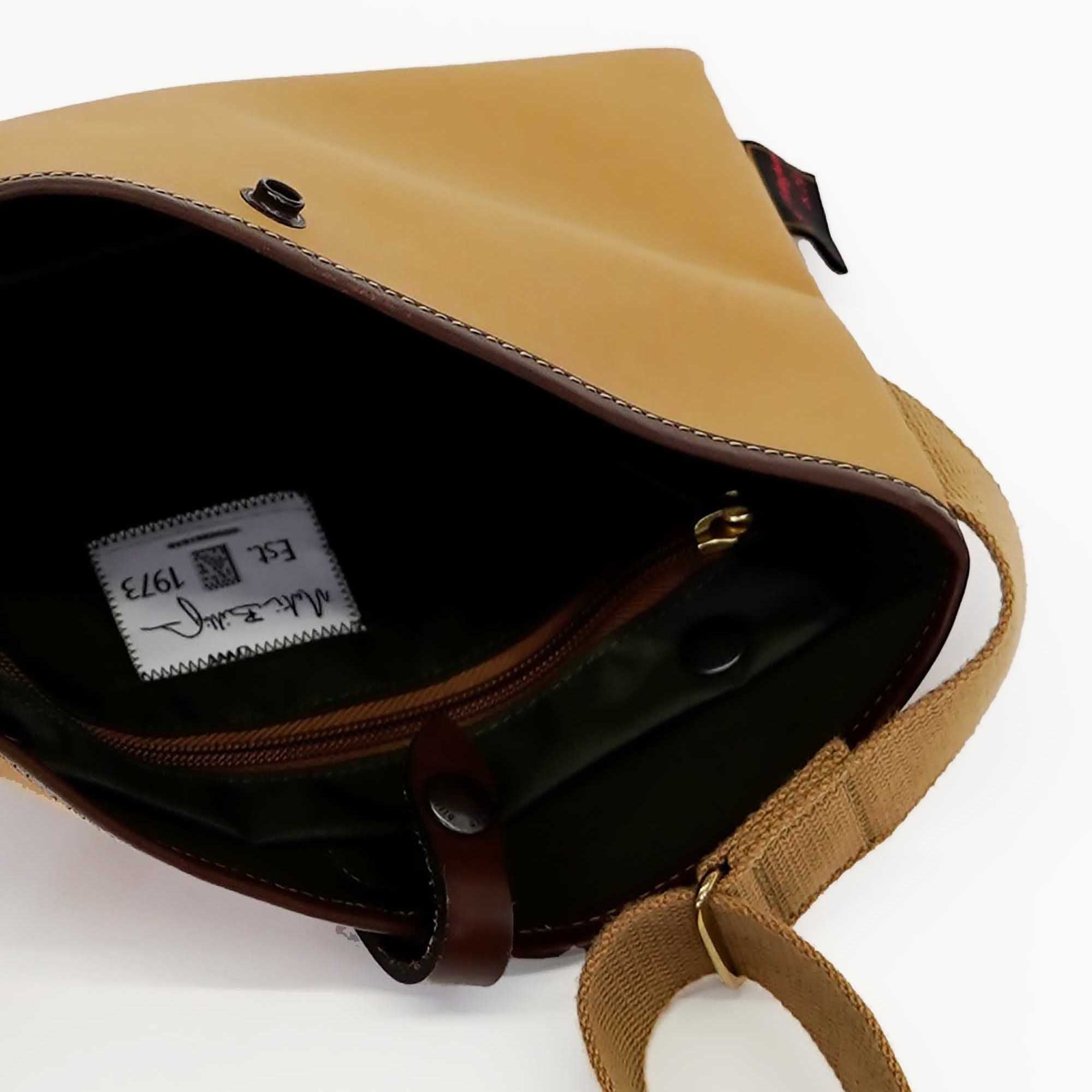 Billinghamビリンガム サコッシュフラット